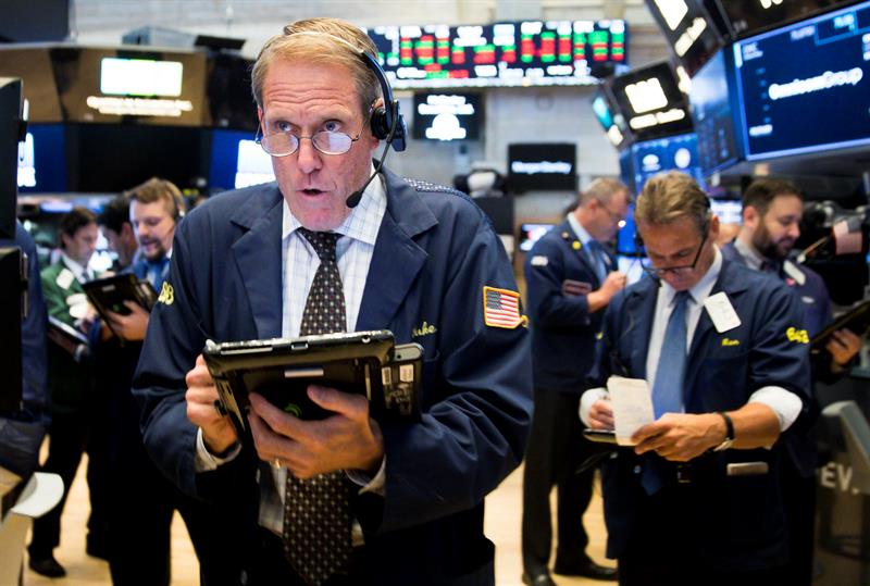  Wall Street ouvre en hausse et le Dow Jones avanÃ§ant de 0,03%