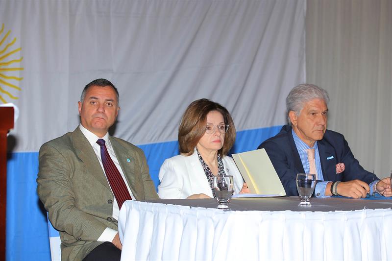  Des hommes d'affaires argentins participent Ã  un tour d'affaires au Honduras
